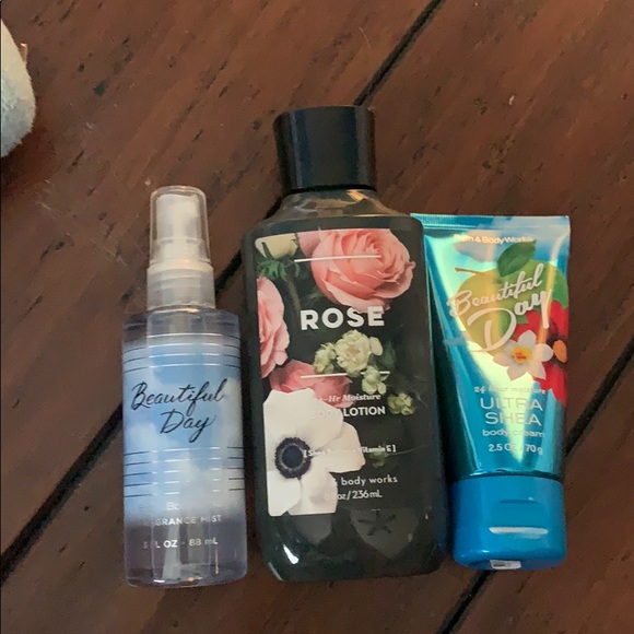 Bath & Body Works Accessories - Floral Body Care Set